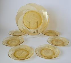 Patera i 6 talerzyków deserowych (komplet). Huta Szkła J. Stolle „Niemen”, Brzozówka, lata 1934-1939.